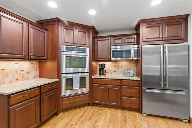 212 Scotch Pine Ct gallery image 36