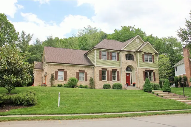 212 Scotch Pine Ct gallery image 37