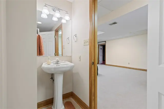 212 Scotch Pine Ct gallery image 49
