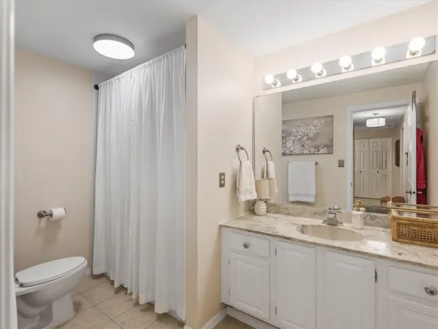 212 Timber Ln gallery image 9