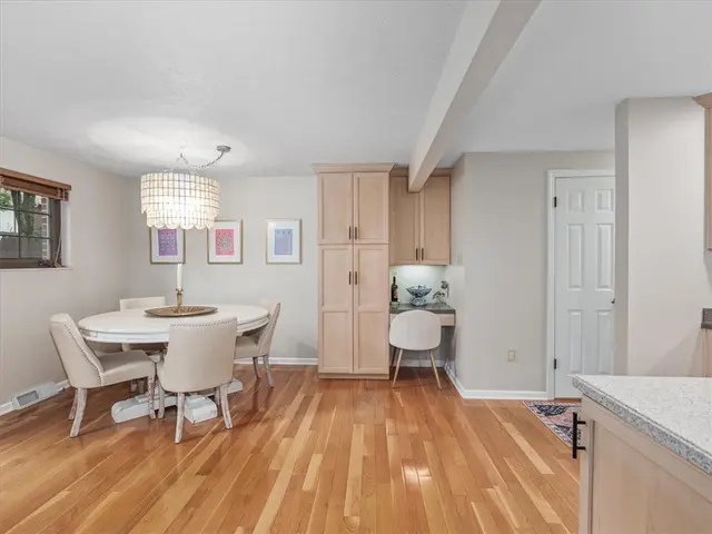 212 Timber Ln gallery image 10