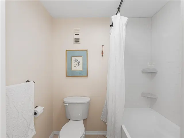 212 Timber Ln gallery image 13