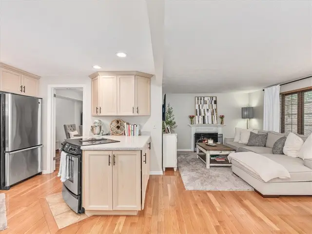 212 Timber Ln gallery image 15
