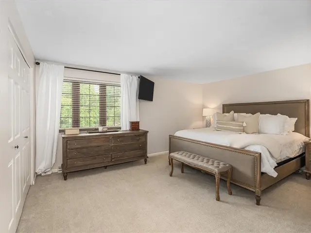 212 Timber Ln gallery image 17