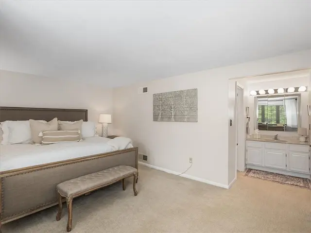 212 Timber Ln gallery image 19