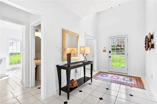 2121 West Grove Drive gallery image 10