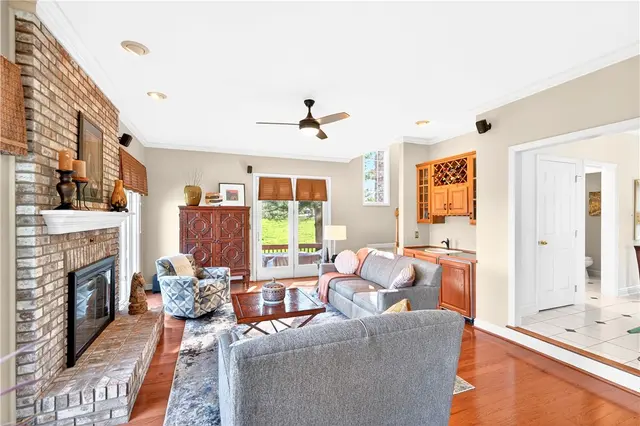 2121 West Grove Drive gallery image 14