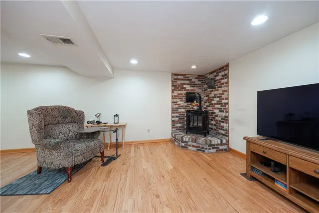 213 Brookston Dr gallery image 4