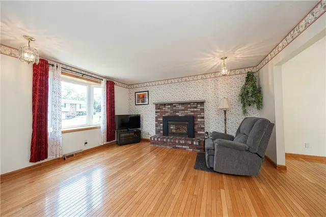 213 Brookston Dr gallery image 6