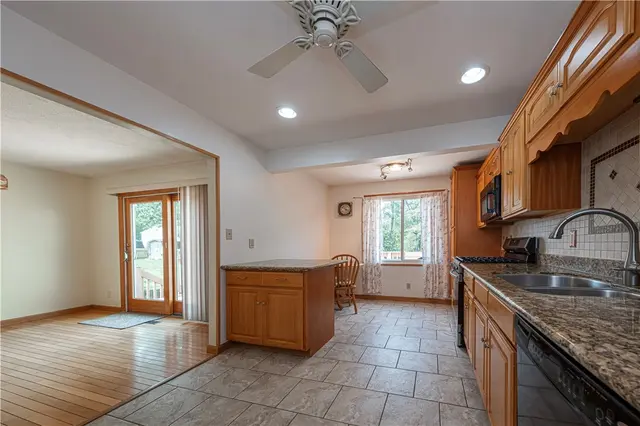 213 Brookston Dr gallery image 31