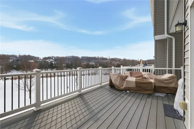 213 Eagle Dr gallery image 3
