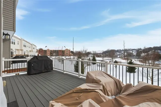 213 Eagle Dr gallery image 4
