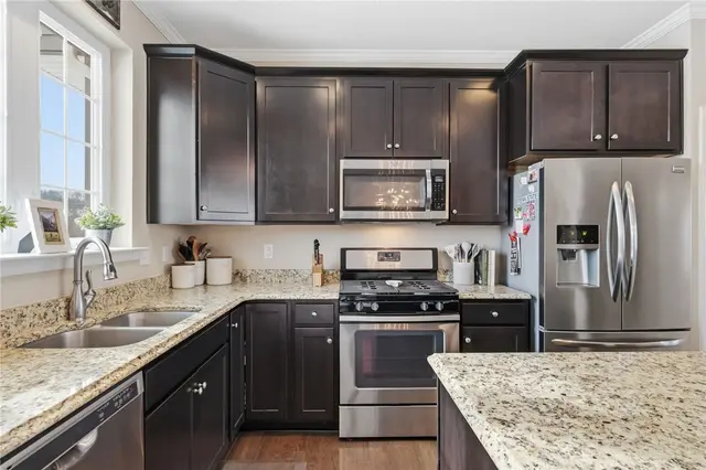 213 Eagle Dr gallery image 8