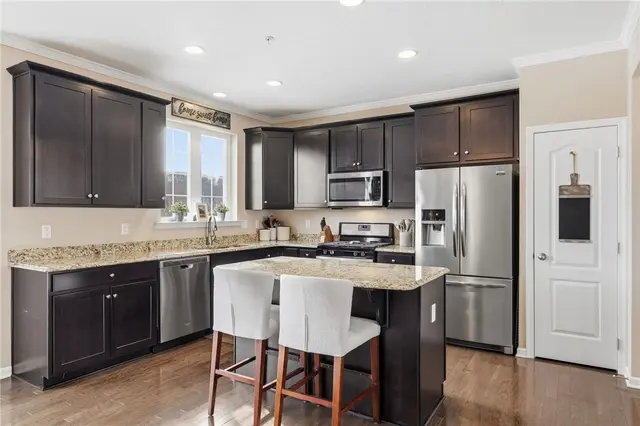 213 Eagle Dr gallery image 9