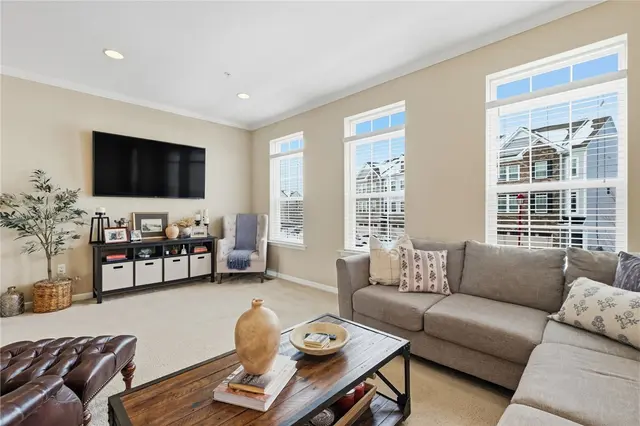 213 Eagle Dr gallery image 16