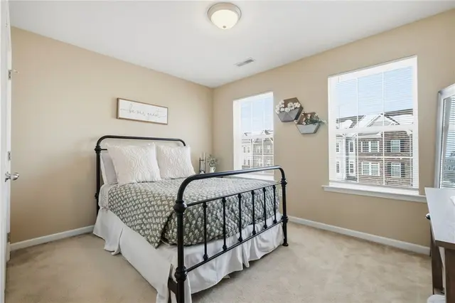 213 Eagle Dr gallery image 33