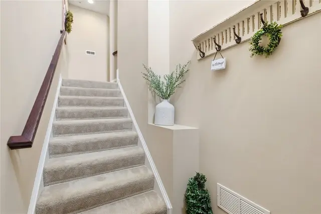 213 Eagle Dr gallery image 36