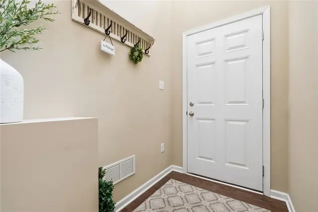 213 Eagle Dr gallery image 37