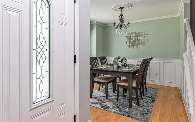 213 Lawrence Court gallery image 32