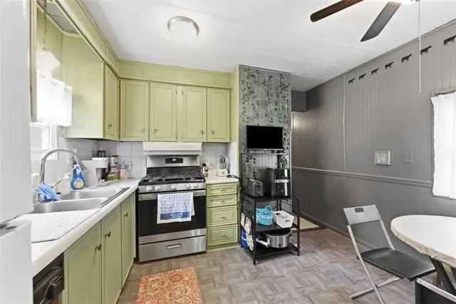 213 North Ct gallery image 24