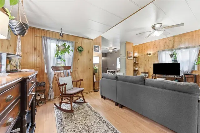 213 North Ct gallery image 33