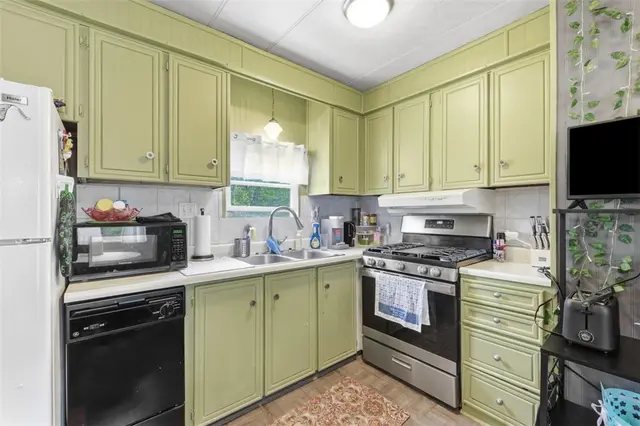 213 North Ct gallery image 34