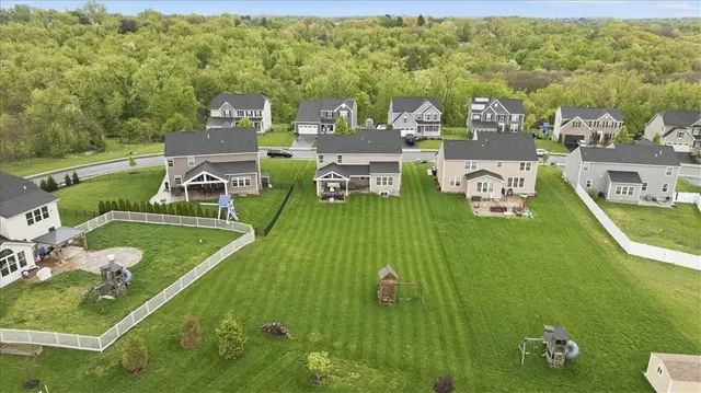 213 Overlook Dr gallery image 31