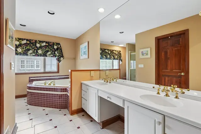 2135 S Huntington COURT S gallery image 19