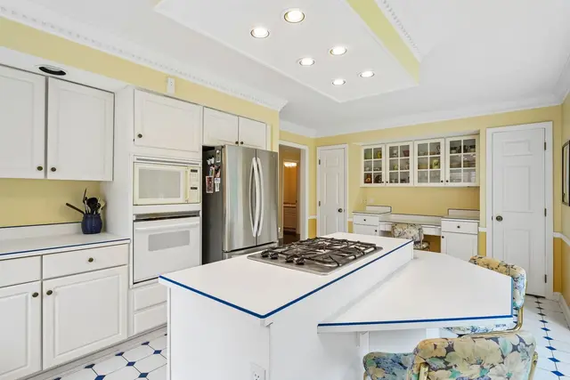 2135 S Huntington COURT S gallery image 23