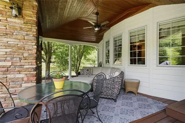 214 Cashmere COURT gallery image 5
