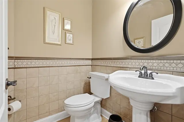 214 Cashmere COURT gallery image 8