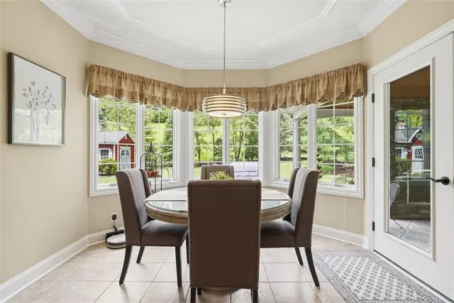 214 Cashmere COURT gallery image 9