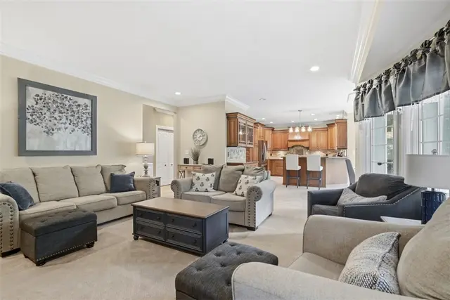 214 Cashmere COURT gallery image 10