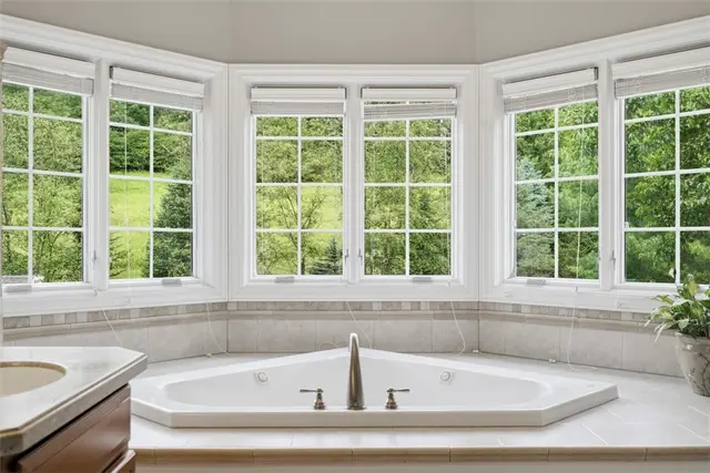 214 Cashmere COURT gallery image 12