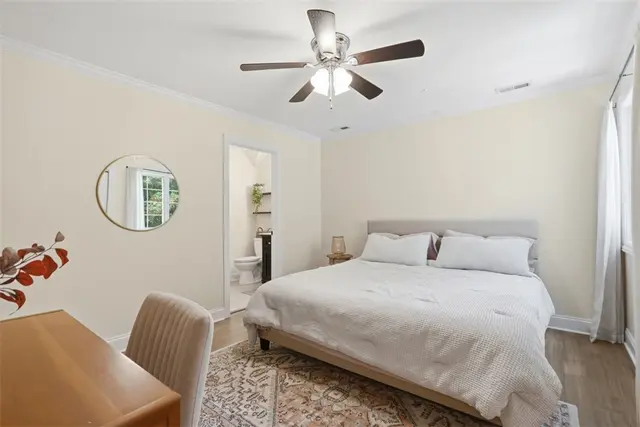 214 Cashmere COURT gallery image 19