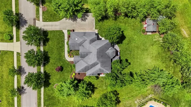 214 Cashmere COURT gallery image 20