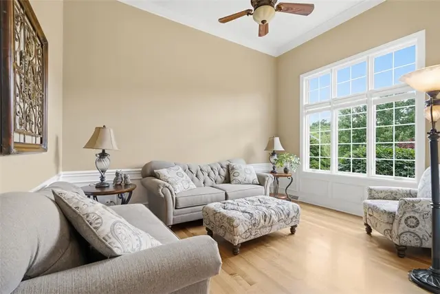 214 Cashmere COURT gallery image 26