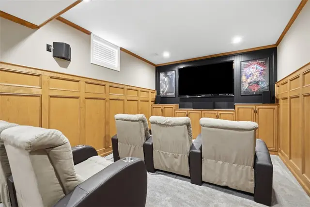 214 Cashmere COURT gallery image 27