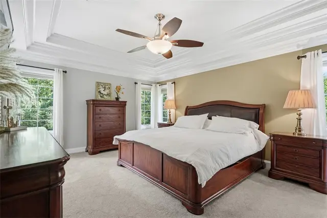 214 Cashmere COURT gallery image 32