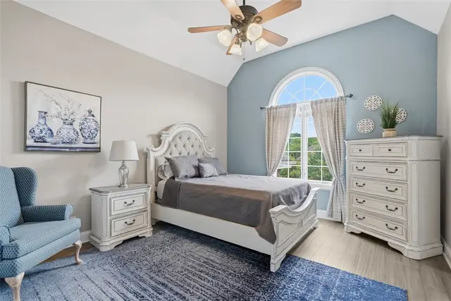 214 Cashmere COURT gallery image 33