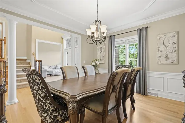 214 Cashmere COURT gallery image 40