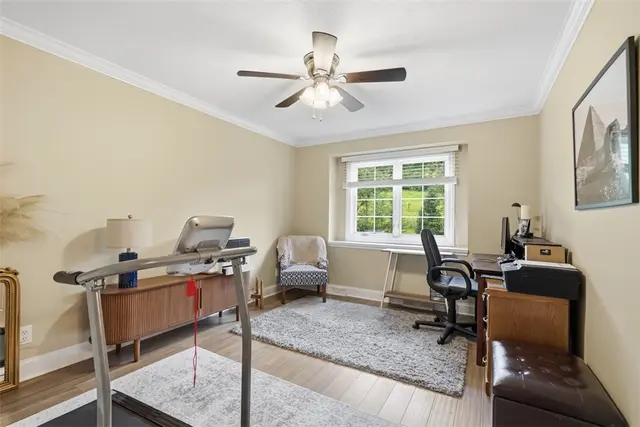214 Cashmere COURT gallery image 43