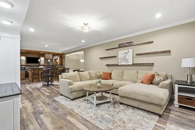 214 Cashmere COURT gallery image 46