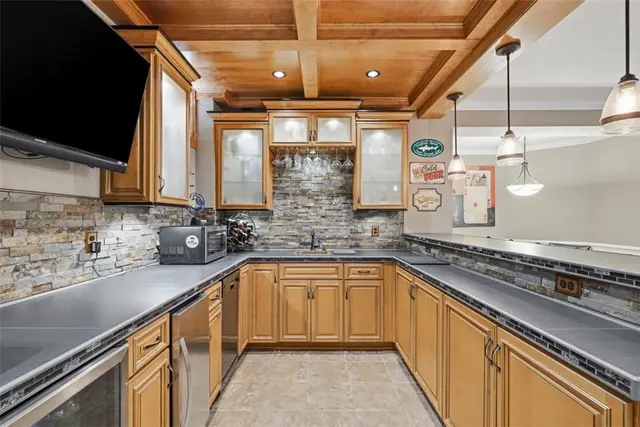 214 Cashmere COURT gallery image 48