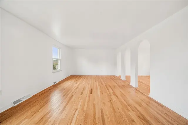 214 Ridgeview Dr gallery image 5