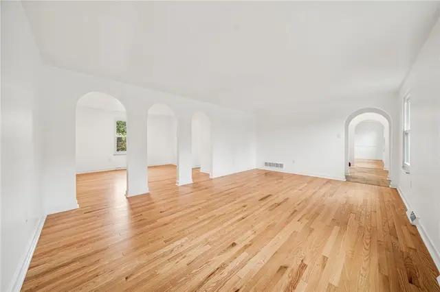 214 Ridgeview Dr gallery image 6