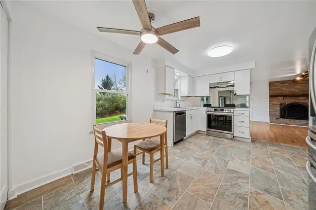 214 Ridgeview Dr gallery image 8