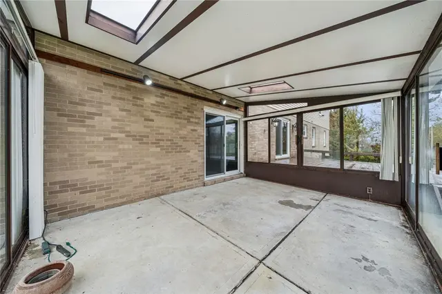 214 Ridgeview Dr gallery image 11