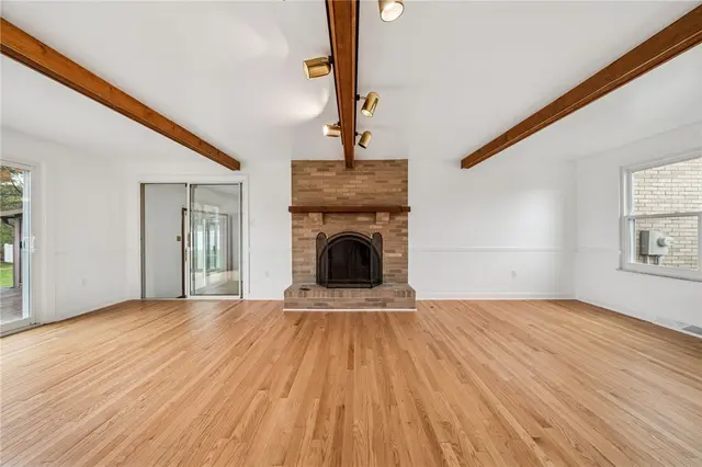 214 Ridgeview Dr gallery image 12