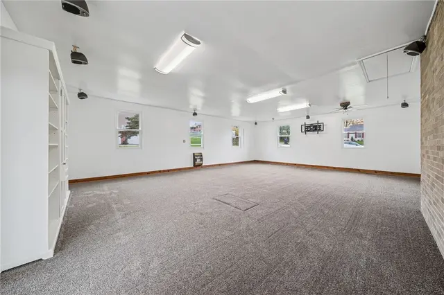 214 Ridgeview Dr gallery image 17